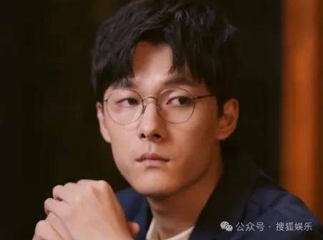 皇冠信用开号_离婚三年又被拍到亲密逛超市皇冠信用开号，他俩这是纯带娃还是真复合了？