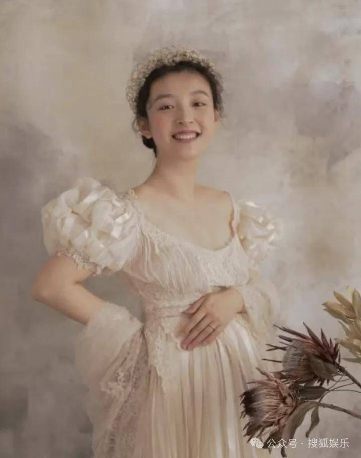 皇冠信用开号_离婚三年又被拍到亲密逛超市皇冠信用开号，他俩这是纯带娃还是真复合了？