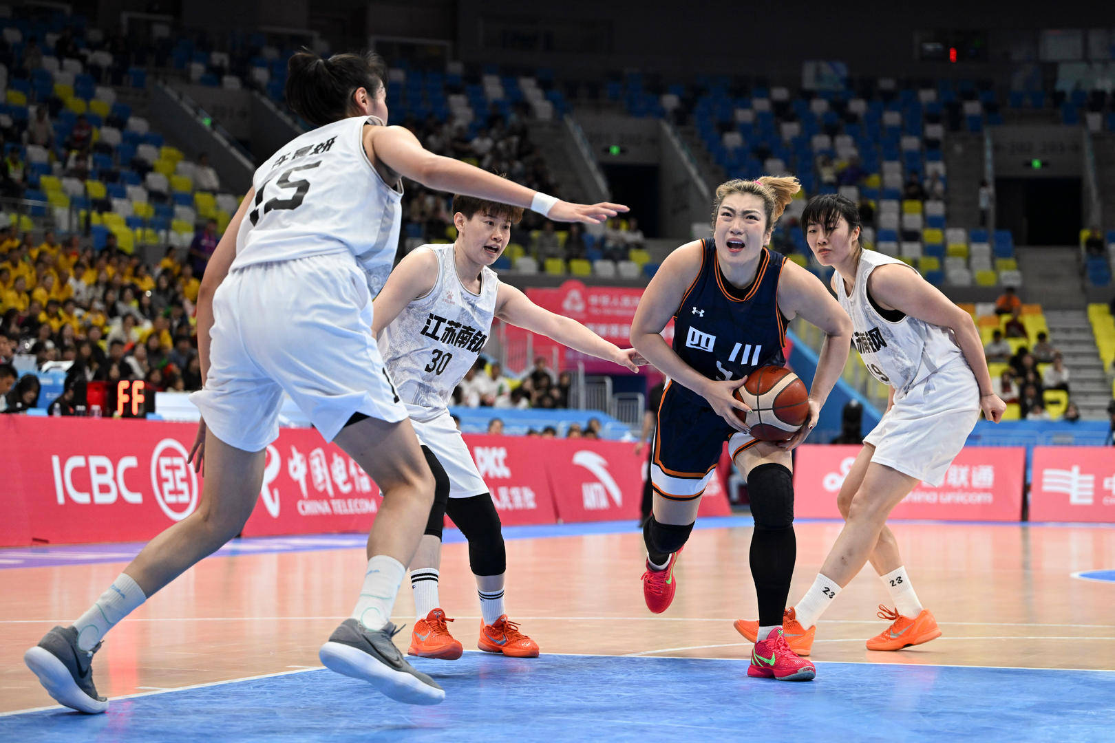 皇冠信用庄家_“梦之队”四川女篮遗憾失金皇冠信用庄家，冠军广东队感谢强大的对手成就自己