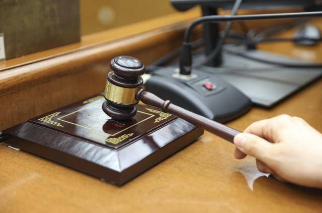 皇冠信用网出租足球
_两死者均死于家中而非交通事故皇冠信用网出租足球
,定损员伙同他人骗保120余万收54万“感谢费”,法院改判了